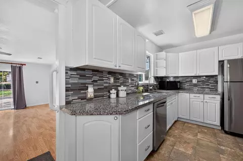 Kitchen - 7008 Bobby St, Orangevale, CA 95662 photo 3 of 11