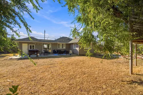 Exterior - 2054 Walnut Ave, Carmichael, CA 95608 photo 9 of 16