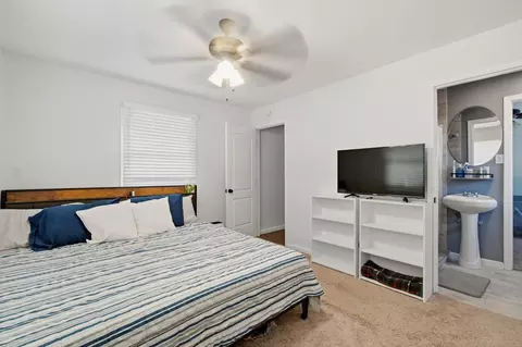 Bedroom - 2054 Walnut Ave, Carmichael, CA 95608 photo 4 of 5