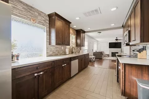 Kitchen - 2054 Walnut Ave, Carmichael, CA 95608 photo 5 of 6