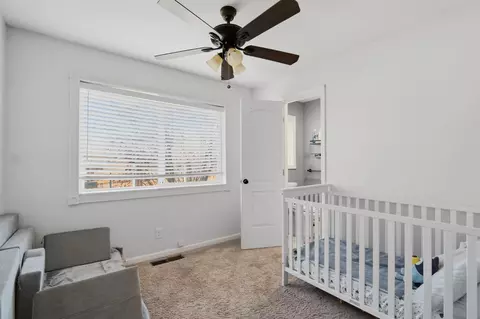 Bedroom - 2054 Walnut Ave, Carmichael, CA 95608 photo 5 of 5