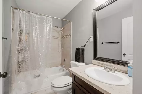 Bath - 2054 Walnut Ave, Carmichael, CA 95608 photo 1 of 3