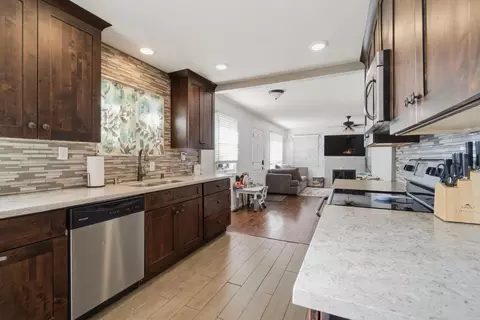 Kitchen - 2054 Walnut Ave, Carmichael, CA 95608 photo 6 of 6