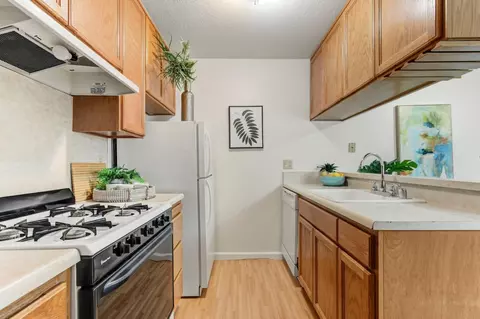 Kitchen - 2738 Bidwell St #1, Davis, CA 95618 photo 2 of 5