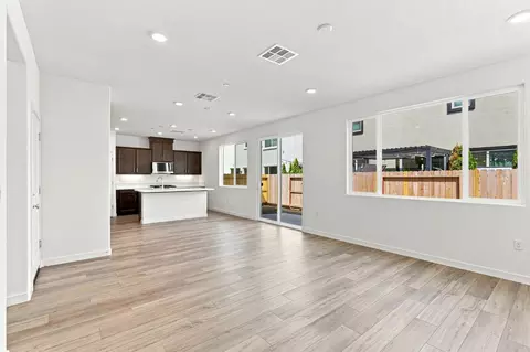 Living - 1296 Leonhardt Loop, Lincoln, CA 95648 photo 1 of 2