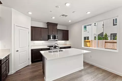 Kitchen - 1296 Leonhardt Loop, Lincoln, CA 95648 photo 1 of 1