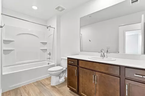 Bath - 1296 Leonhardt Loop, Lincoln, CA 95648 photo 1 of 2