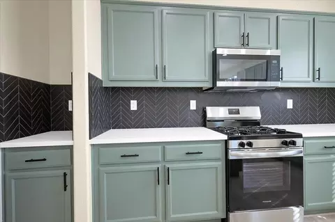 Kitchen - 5525 Trailhead Loop, Linda, CA 95901 photo 4 of 4