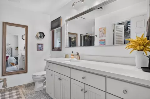 Bath - 1535 Mission Ave, Carmichael, CA 95608 photo 2 of 6