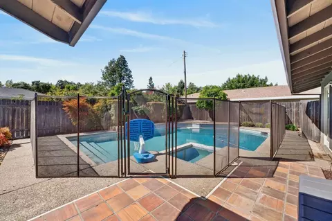 Exterior - 1535 Mission Ave, Carmichael, CA 95608 photo 11 of 16