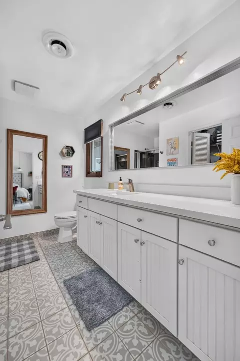 Bath - 1535 Mission Ave, Carmichael, CA 95608 photo 3 of 6