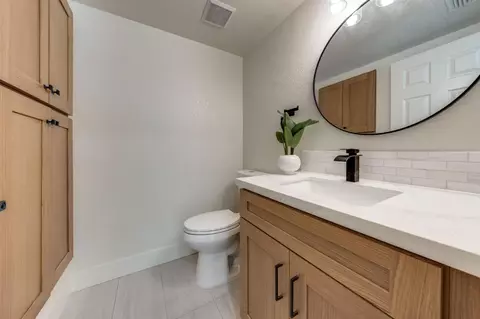 Bath - 8313 Bellsbrae Dr, Antelope, CA 95843 photo 6 of 6
