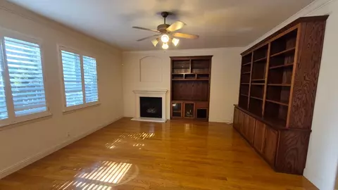 Living - 2604 Javan Ln, Carmichael, CA 95608 photo 2 of 8