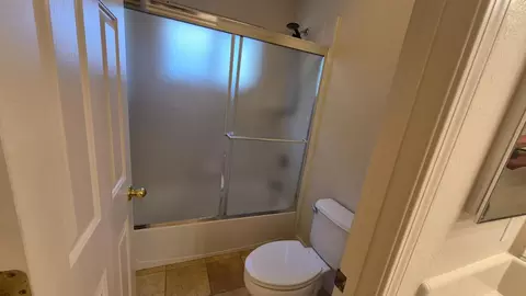 Bath - 2604 Javan Ln, Carmichael, CA 95608 photo 4 of 5