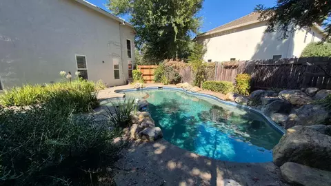 Exterior - 2604 Javan Ln, Carmichael, CA 95608 photo 6 of 11
