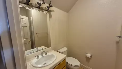 Bath - 2604 Javan Ln, Carmichael, CA 95608 photo 1 of 5
