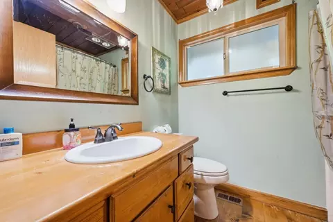 Bath - 1941 Fairway Dr, Arnold, CA 95223 photo 1 of 2