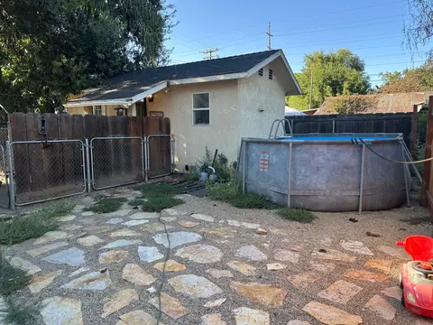 Exterior - 541 High St, Modesto, CA 95354 photo 3 of 8
