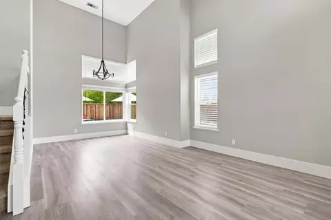 Living - 2065 Archer Cir, Rocklin, CA 95765 photo 3 of 7