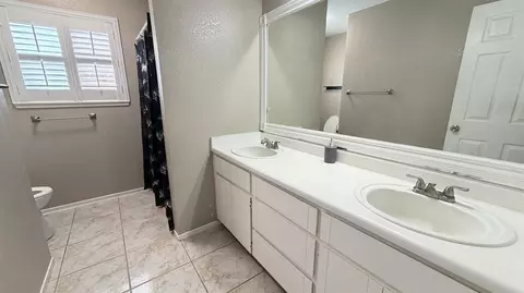 Bath - 3405 Penny Ln, Modesto, CA 95354 photo 2 of 3