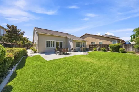 Exterior - 2725 Greenleaf St, Manteca, CA 95337 photo 4 of 7