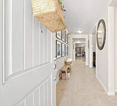 Entry Way - 2725 Greenleaf St, Manteca, CA 95337 photo 1 of 2