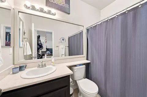 Bath - 2725 Greenleaf St, Manteca, CA 95337 photo 2 of 3