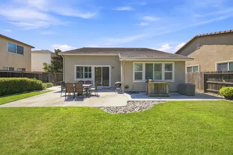 Exterior - 2725 Greenleaf St, Manteca, CA 95337 photo 5 of 7