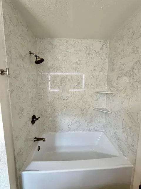 Bath - 1167 Mirror Lake Dr, Merced, CA 95340 photo 4 of 7