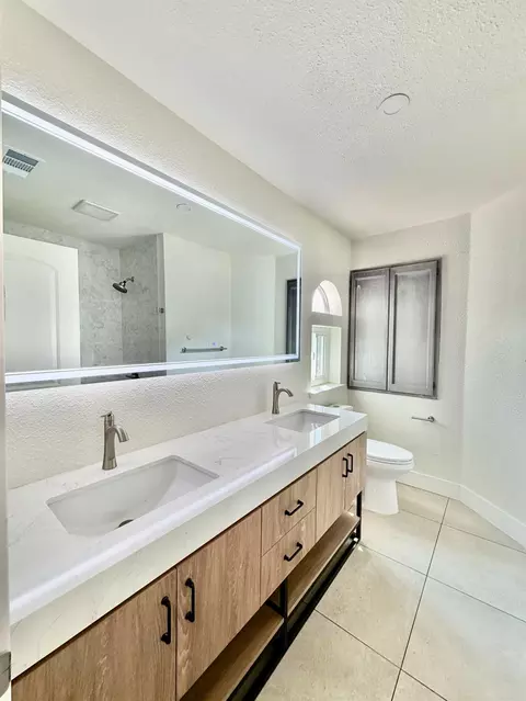 Bath - 1167 Mirror Lake Dr, Merced, CA 95340 photo 1 of 7