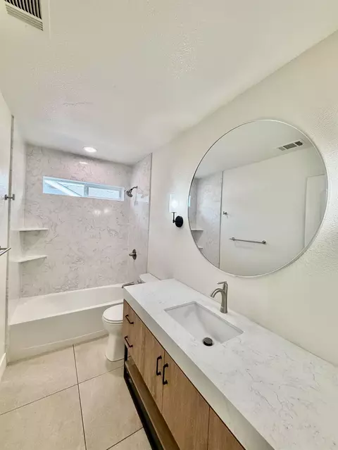 Bath - 1167 Mirror Lake Dr, Merced, CA 95340 photo 3 of 7