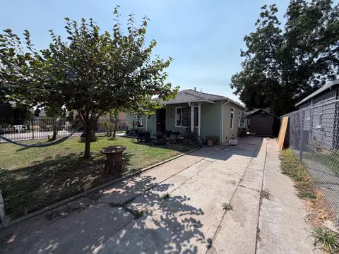 4122 Howard Ave, Sacramento, CA 95820