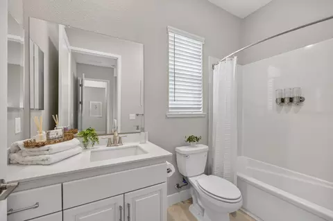 Bath - 1347 Cascade Way, Lincoln, CA 95648 photo 1 of 7