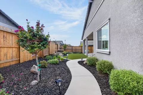 Exterior - 1347 Cascade Way, Lincoln, CA 95648 photo 7 of 13