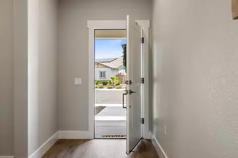 Entry Way - 2697 Adams Ln, Manteca, CA 95337 photo 2 of 9