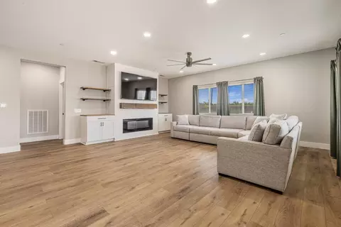 Living - 2697 Adams Ln, Manteca, CA 95337 photo 1 of 3