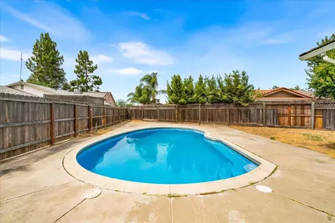 Exterior - 1484 Midland Ct, Manteca, CA 95336 photo 1 of 8