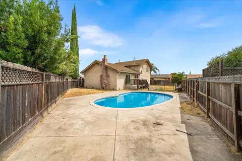 Exterior - 1484 Midland Ct, Manteca, CA 95336 photo 5 of 8