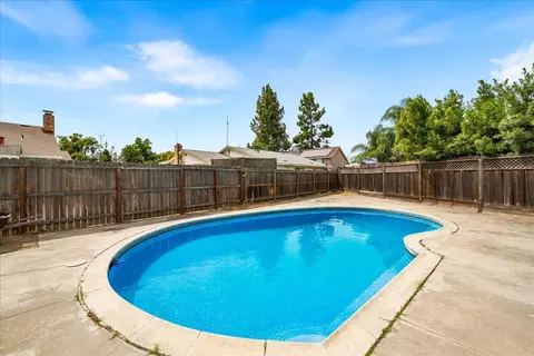 Exterior - 1484 Midland Ct, Manteca, CA 95336 photo 2 of 8