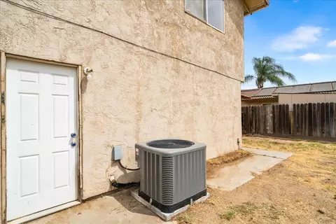 Exterior - 1484 Midland Ct, Manteca, CA 95336 photo 7 of 8