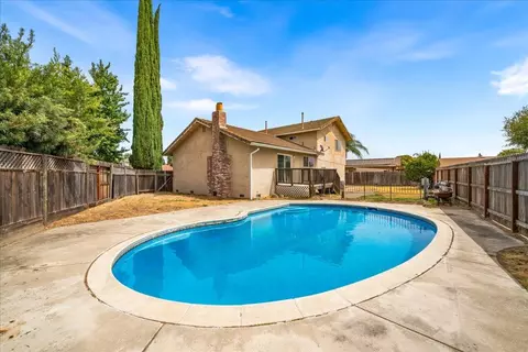 Exterior - 1484 Midland Ct, Manteca, CA 95336 photo 4 of 8