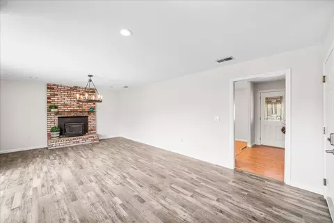 Living - 1484 Midland Ct, Manteca, CA 95336 photo 2 of 6