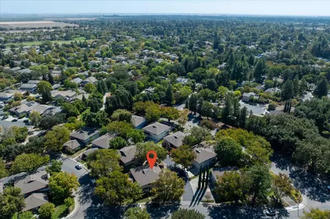 View/Area - 1902 El Paso Ave #4, Davis, CA 95618 photo 4 of 7