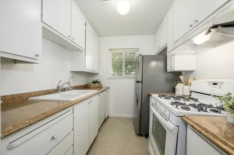 Kitchen - 1902 El Paso Ave #4, Davis, CA 95618 photo 1 of 1