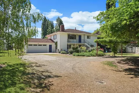 Exterior - 10450 Walnut Grove Rd, Thornton, CA 95686 photo 2 of 21