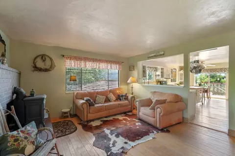 Living - 10450 Walnut Grove Rd, Thornton, CA 95686 photo 2 of 5