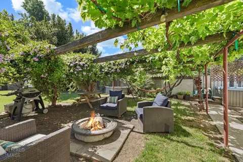 Exterior - 10450 Walnut Grove Rd, Thornton, CA 95686 photo 12 of 21