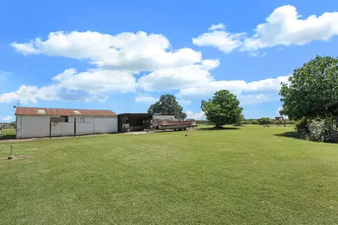 Exterior - 10450 Walnut Grove Rd, Thornton, CA 95686 photo 13 of 21