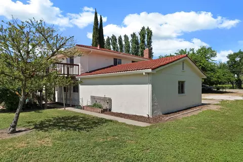 Exterior - 10450 Walnut Grove Rd, Thornton, CA 95686 photo 9 of 21