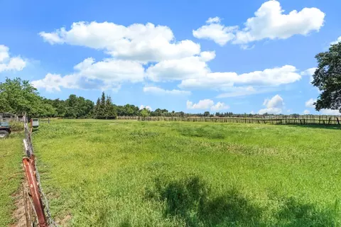 Exterior - 10450 Walnut Grove Rd, Thornton, CA 95686 photo 19 of 21